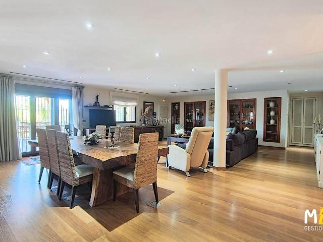 Chalet en venta en Cartagena, La Manga Club. CHALET EXCLUSIVO. Chalets.