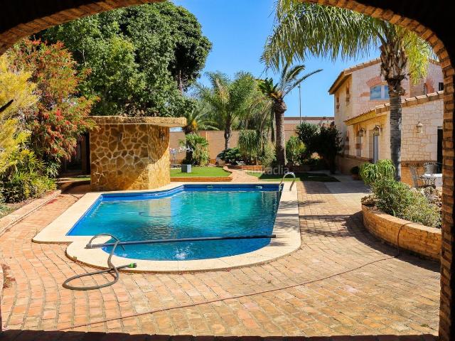 Chalet en venta en Cartagena, Los Urrutias. Chalets.