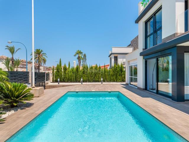 Chalet en venta en Cartagena, Playa Honda Playa Paraíso. VILLAS DE LUJO EN RESIDENCIAL VILLAS DEL MAR PLAYA HONDA. Chalets.