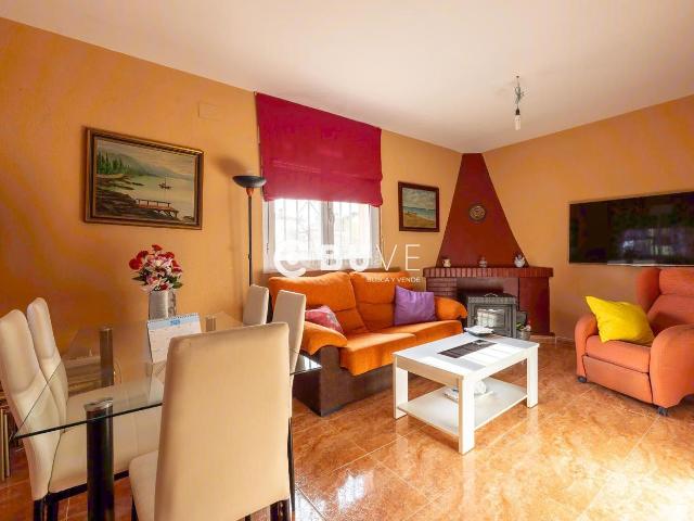 Chalet en venta en Casar de Escalona El. Tu refugio privado en plena naturaleza sin renunciar a nada, en Urbanización Cerro Alberche. Chalets Casar de Escalona.