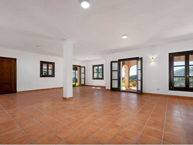 Chalet en Venta en Casares, Málaga