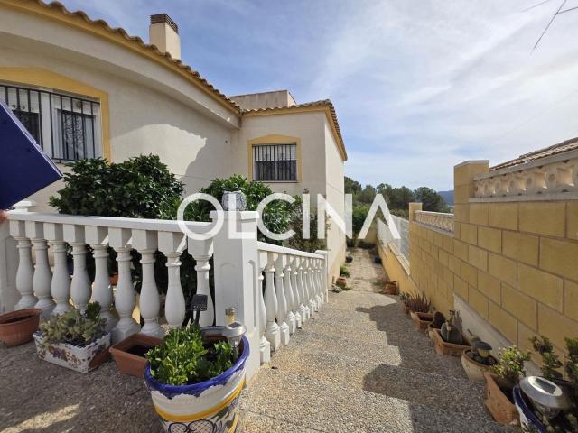 Chalet en venta en Castalla. Encantador Chalet en Castalla Internacional Ideal para tu Nuevo Hogar. Chalets.