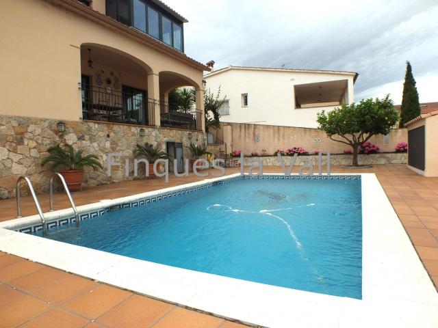 Chalet en venta en Castell d´Aro Costa Brava. Xalet en venda. Chalets Castell.