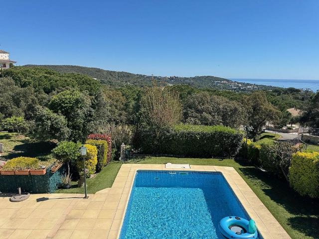 Chalet en venta en Castell Platja d´Aro, de 226 m² 5 habitaciones por 599.000