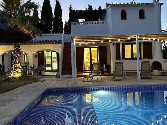 Chalet en venta en Castelló d´Empúries, de 162 m² 4 habitaciones por 459.999