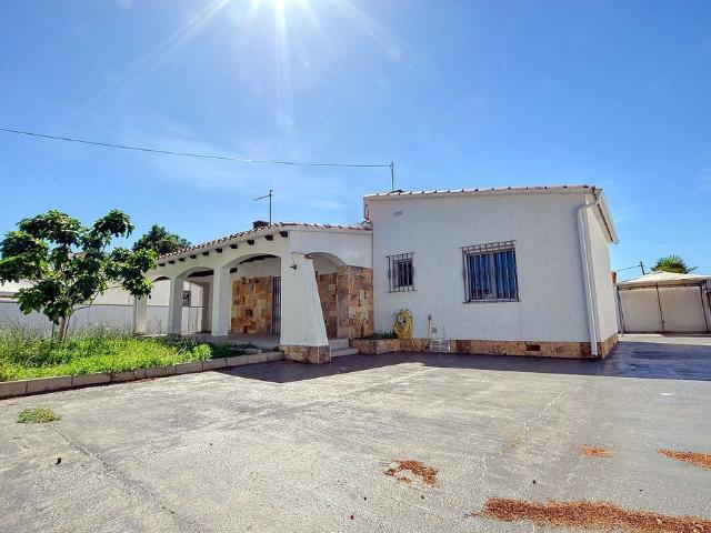 Chalet en venta en Castelló d´Empúries, de 162 m² 3 habitaciones por 480.000