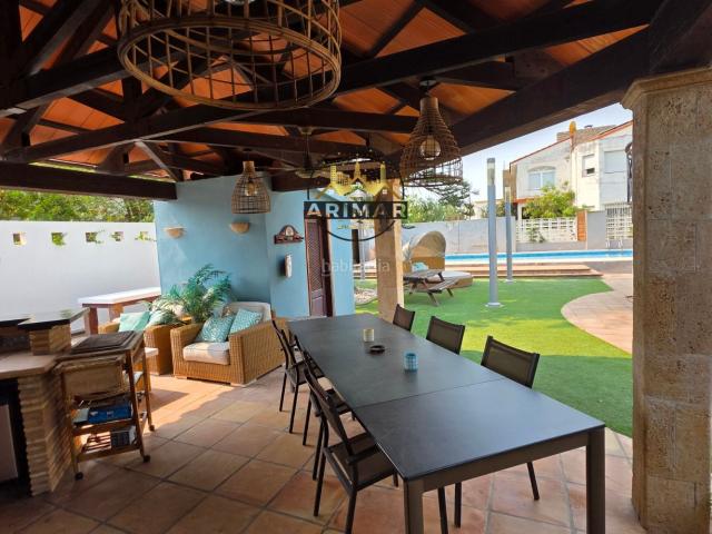Chalet en venta en Castellón de la Plana, El Grao. MAGNIFICA VILLA JUNTO AL MAR. Chalets Castellón de la.