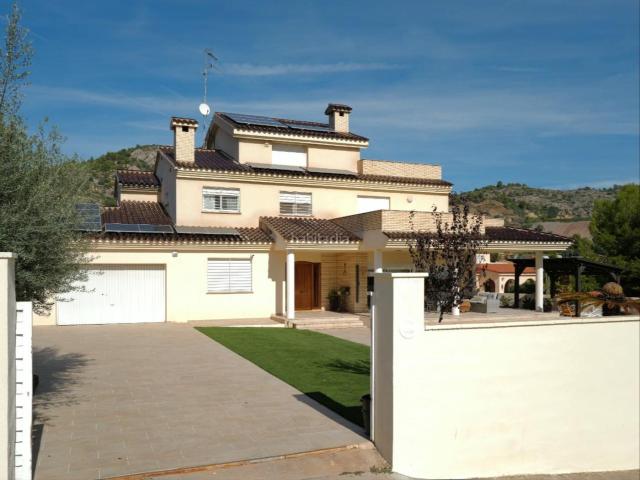 Chalet en venta en Castellón de la Plana, Estadio Castalia. VILLA EXCLUSIVA EN PENYETA ROJA. Chalets Castellón de la.