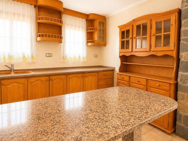 Chalet en venta en Castellar del Vallès, Can Font Ca n'Avellaneda. Gran casa en Can Font ideal para dos familias. Chalets Castellar del.