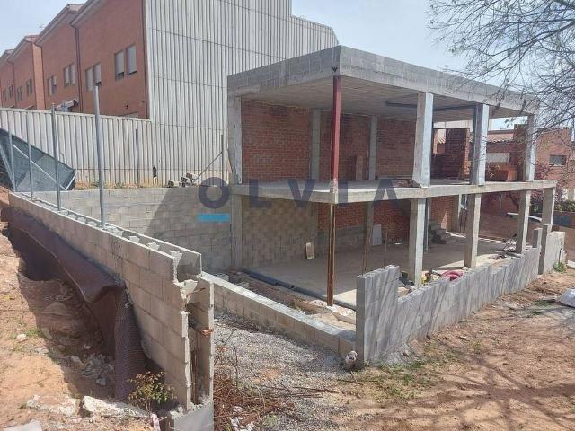 Chalet en venta en Castellar del Vallès, de 131 m² 3 habitaciones por 240.000