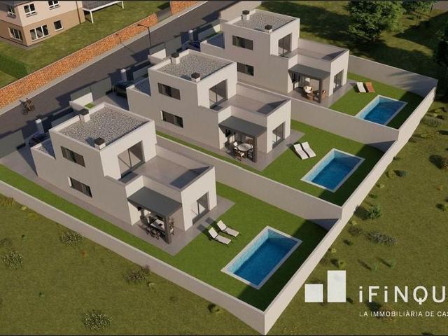Chalet en venta en Castellar del Vallès, de 133 m² 3 habitaciones por 425.000