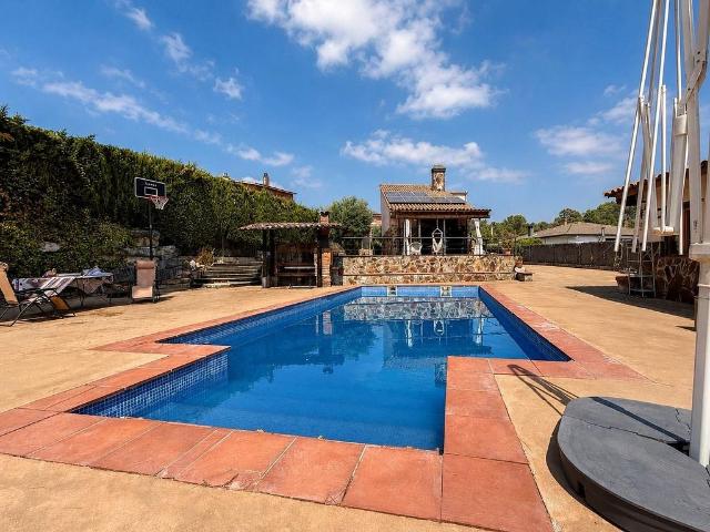 Chalet en venta en Castellar del Vallès, de 140 m² 3 habitaciones por 449.000