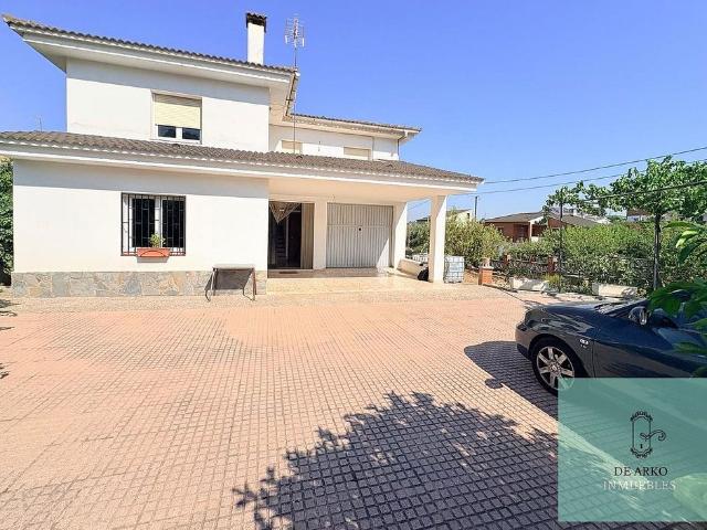 Chalet en venta en Castellbisbal, de 130 m² 3 habitaciones por 338.000
