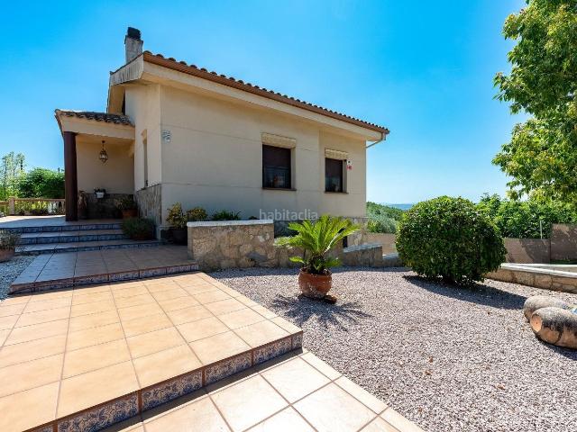 Chalet en venta en Castellbisbal. Impresionante Chalet en Castellbisbal Can Santeugeni por 629,000. Chalets.