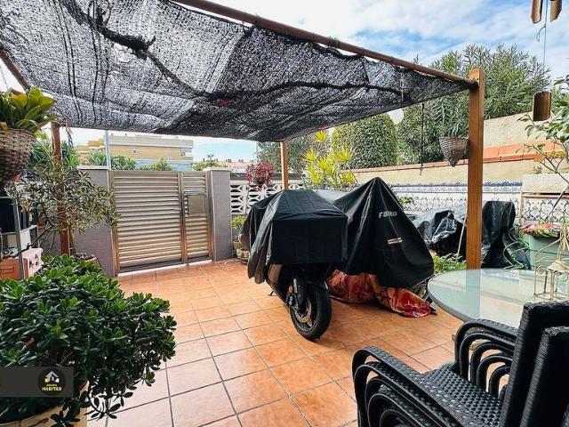 Chalet en venta en Castelldefels, de 125 m² 4 habitaciones por 634.000