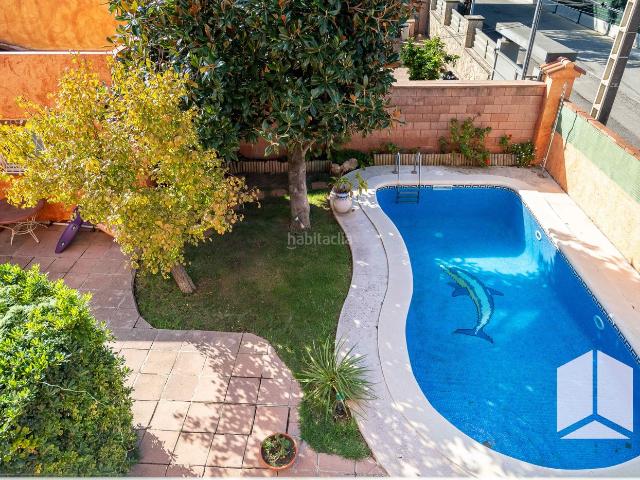 Chalet en venta en Castelldefels, Les Botigues. Casa o chalet independiente de 209m2 en venta en Can Bou. Chalets.