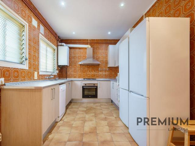 Chalet en venta en Castelldefels, Les Botigues. Casa o chalet independiente en venta en Gran Via del Mar Zona Universitaria. Chalets.