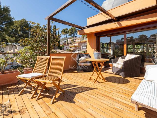 Chalet en venta en Castelldefels, Montmar. Casa con vistas al mar en venta en Montemar. Chalets.