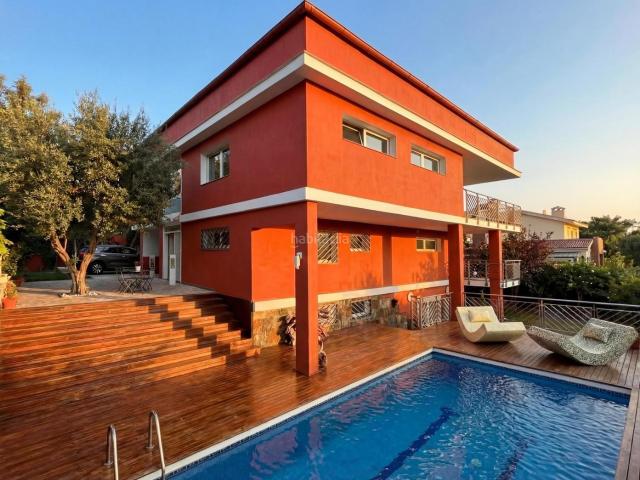 Chalet en venta en Castelldefels, Montmar. Villa de autor frente al Mediterráneo Montemar Castelldefels Barcelona. Chalets.