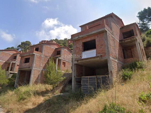 Chalet en venta en Castellet i la Gornal. Promoción compuesta por cuatro viviendas unifamiliares aisladas en construcción. Chalets Castellet i la.