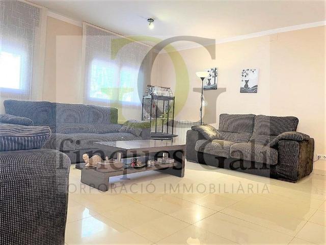 Chalet en venta en Castellgalí, de 270 m² 4 habitaciones por 410.000