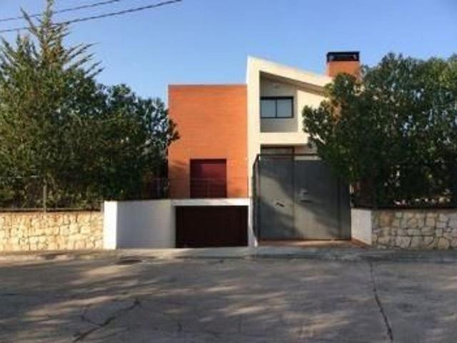 Chalet en venta en Castellvell del Camp, de 428 m² 5 habitaciones por 342.000