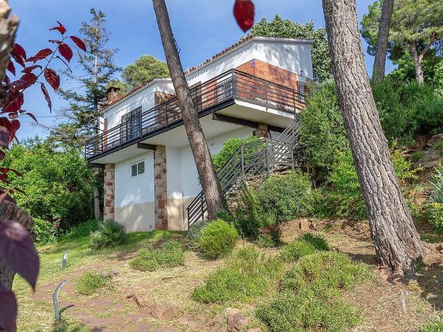 Chalet en venta en Castellví de Rosanes, de 90 m² 3 habitaciones por 359.000