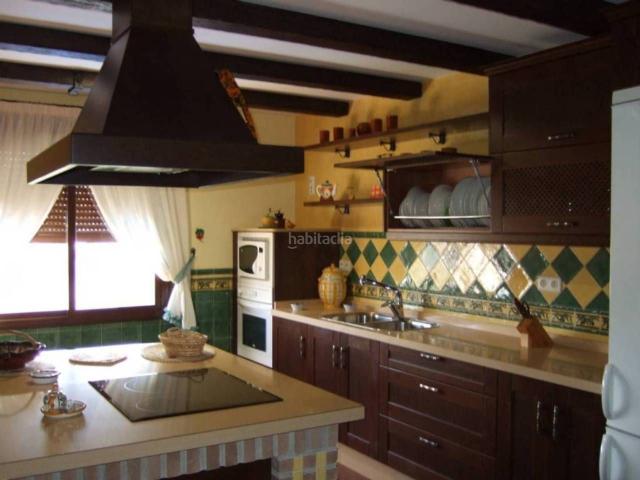 Chalet en venta en Castillo de Locubín. Chalet de nueva construcción en venta. Chalets Castillo de.
