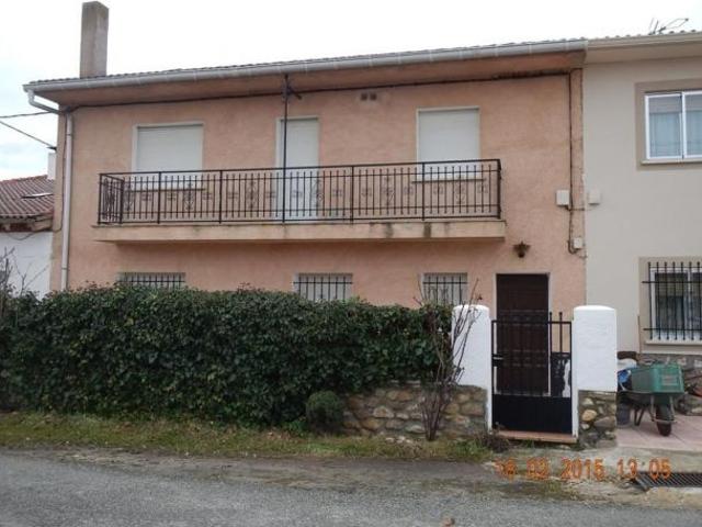 Chalet en Venta en Castillejo de Mesleón, Segovia