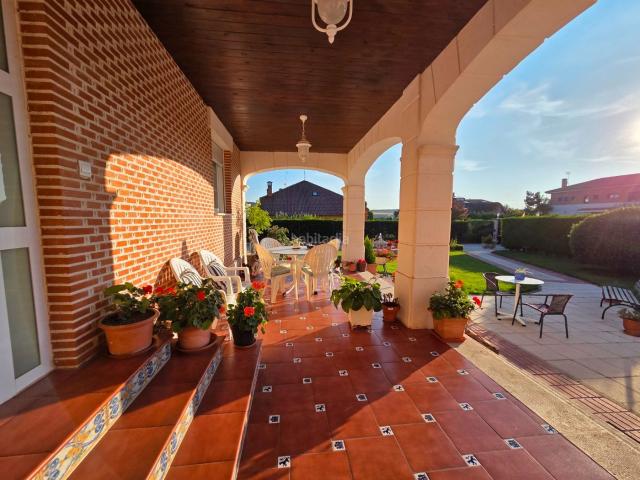 Chalet en venta en Castrillo del Val. CHALET INDIVIDUAL EN TOMILLARES. Chalets Castrillo del.