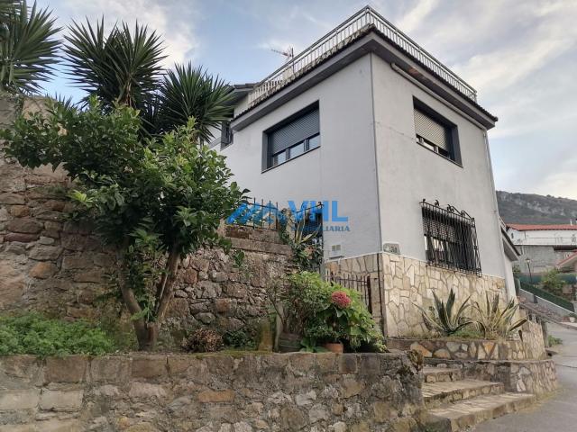 Chalet en venta en Castro Urdiales, Oriñón Allendelagua. CHALET ZONA CERDIGO. Chalets Castro.
