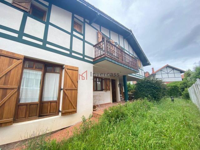 Chalet en venta en Castro Urdiales, Centro. FANTÁSTICO CHALET INDIVIDUAL EN SÁMANO. Chalets Castro.