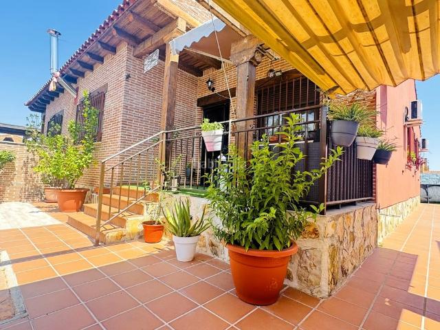 Chalet en venta en Cedillo del Condado. CHALET PAREADO EN CEDILLO DEL CONDADO. Chalets Cedillo del.