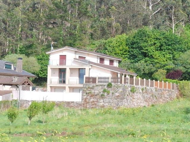 Chalet en venta en Cee. CHALET CON FINCA EN CEE. Chalets.