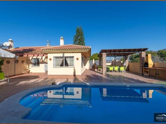 Chalet en venta en Cerralba, Málaga