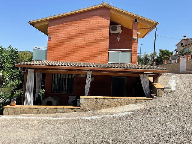Chalet en venta en Cervelló, de 221 m² 4 habitaciones por 497.000