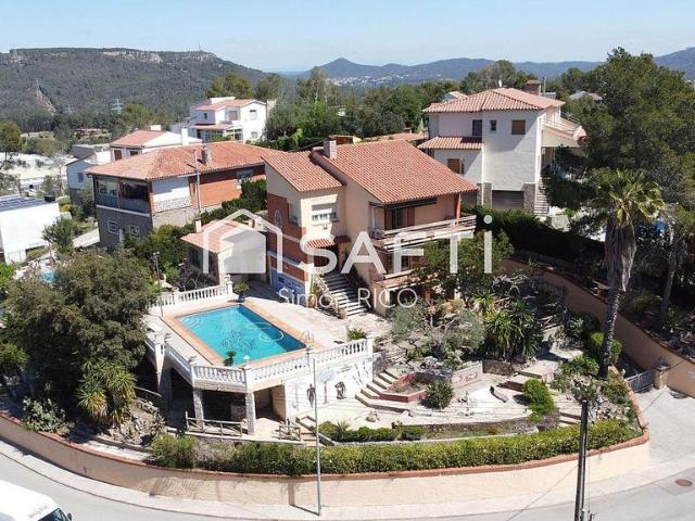 Chalet en venta en Cervelló, de 238 m² 4 habitaciones por 535.000