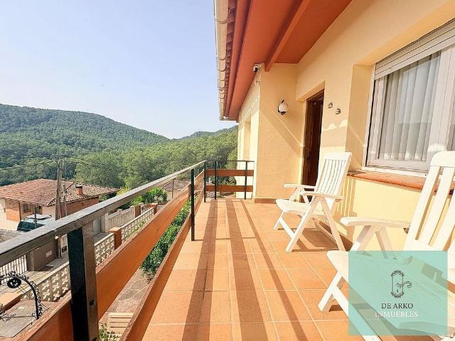 Chalet en venta en Cervelló, de 260 m² 5 habitaciones por 540.000