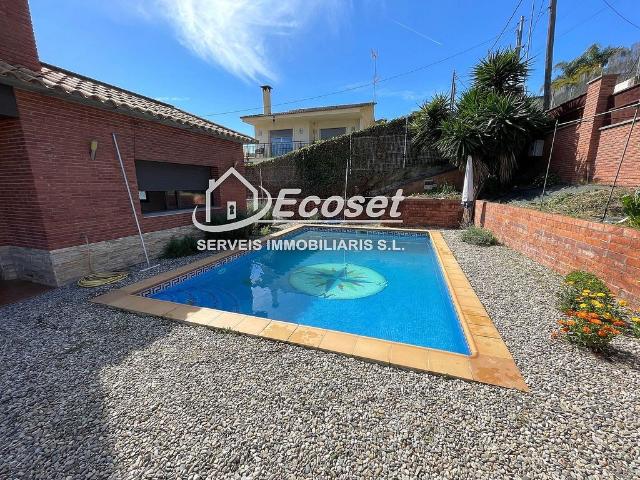 Chalet en venta en Cervelló, de 300 m² 4 habitaciones por 620.000