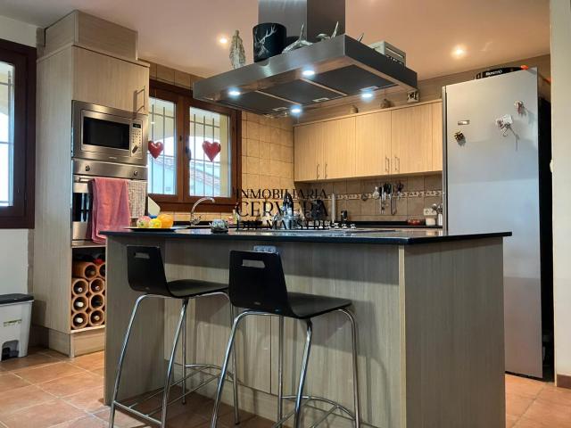 Chalet en venta en Cervera del Maestre. Magnifico Villa de 310 m2 con una piscina espectacular y vistas panoramicas en Cervera del Maestre. Chalets Cervera del.