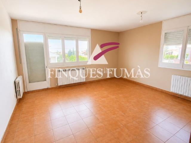 Chalet en venta en Cervera. Oportunidad. Chalets.