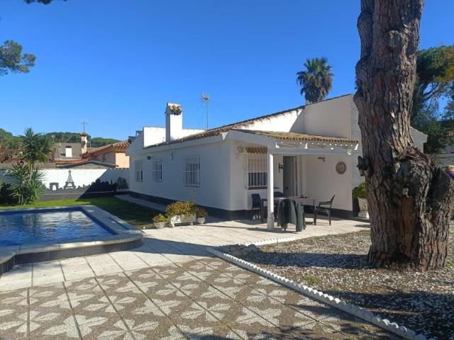 Chalet en venta en Chiclana de la Frontera, Cerromolino