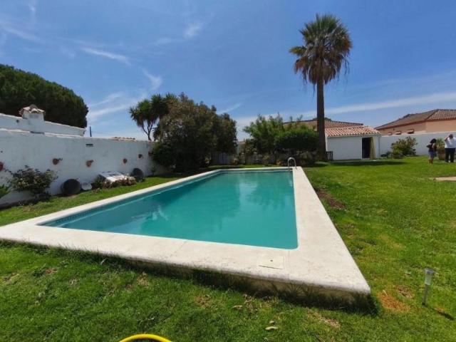 Chalet en venta en Chiclana de la Frontera, El campito