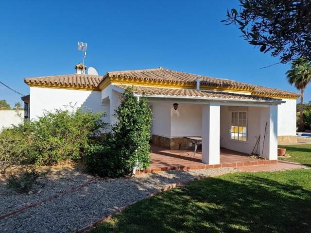Chalet en venta en Chiclana de la Frontera, Hozanejo