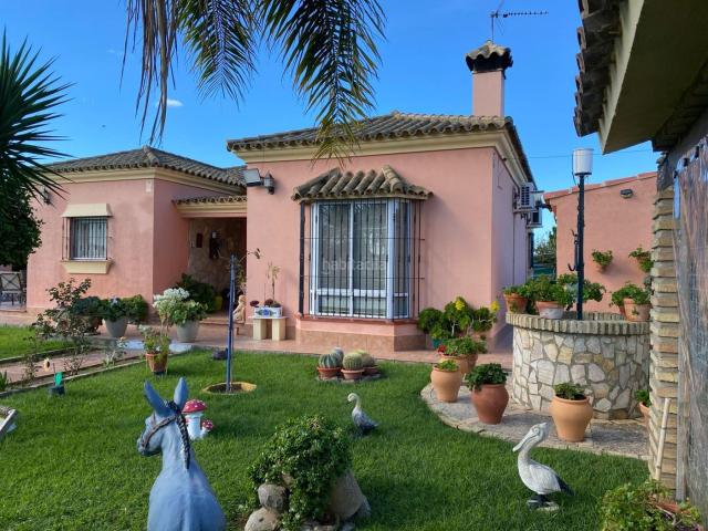 Chalet en venta en Chiclana de la Frontera, Los Franceses La Vega. VENTA DE CHALET EN PINAR DE LOS FRANCESES. Chalets Chiclana de la.
