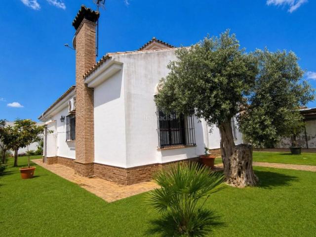 Chalet en venta en Chiclana de la Frontera, Los Gallos. Chalet de 4 dormitorios y 2 baños en Las Rapaces. Chalets Chiclana de la.