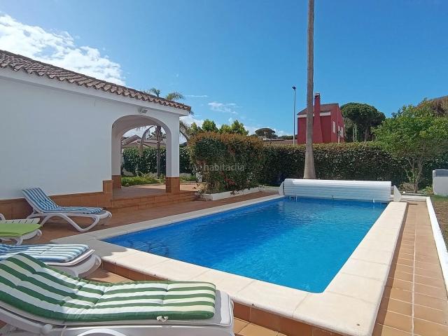 Chalet en venta en Chiclana de la Frontera, Los Gallos. CHALET INDEPENDENTE ESTILO ANDALUZ. Chalets Chiclana de la.