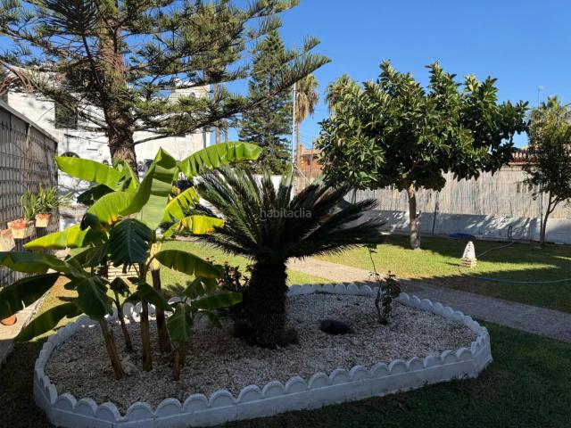 Chalet en venta en Chiclana de la Frontera, Los Gallos. Exclusivo chalet independiente con piscina privada en Calle Colibrí Chiclana de la Frontera. Chalets Chiclana de la.