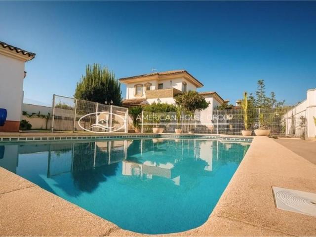 Chalet en venta en Chiclana de la Frontera, La Coquina Los Gallos