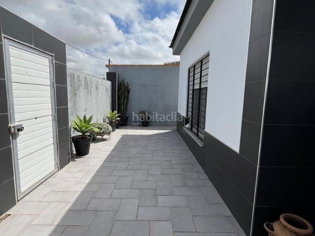 Chalet en venta en Chiclana de la Frontera, La Banda Campo de Fútbol. CHALET MODERNO DE LUJO EN CHICLANA CALIDADES PREMIUM Y CERO MANTENIMIENTO. Chalets Chiclana de la.